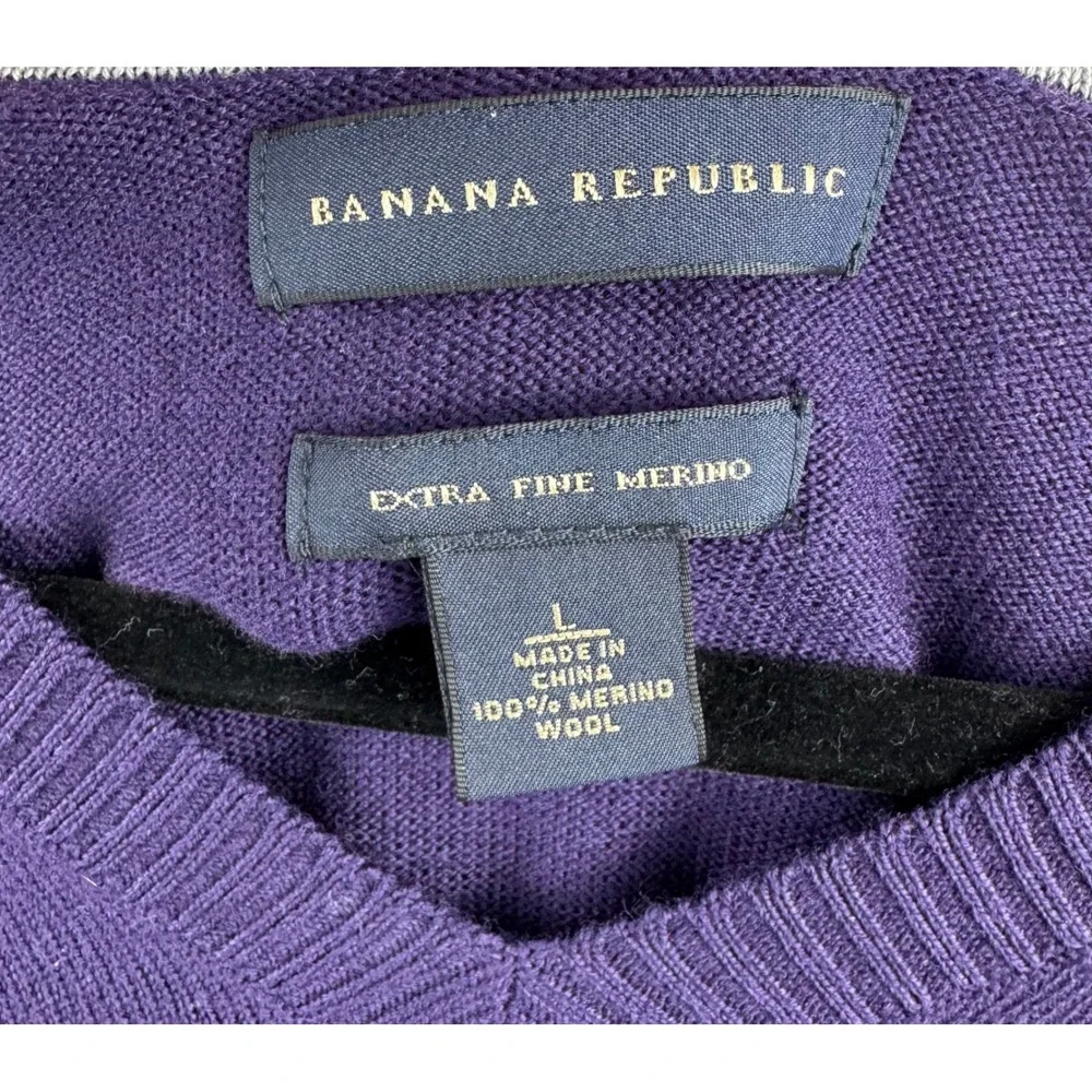 Banana Republic V-Neck Sweater Mens Large Purple Extra Fine Merino Wool Knit